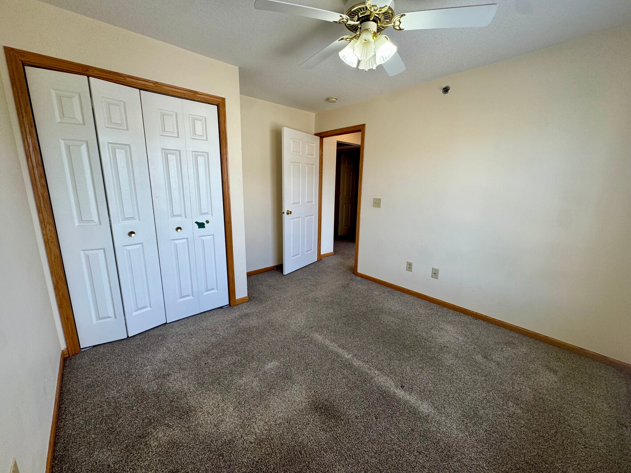 Building Photo - 3031 Holiday Ct