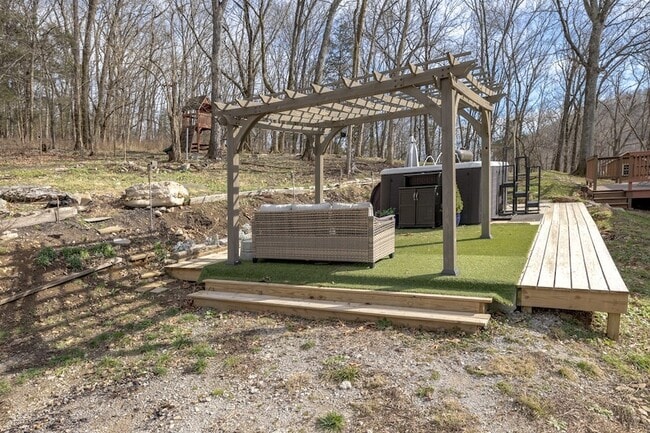 Building Photo - 1762 Burke Hollow Rd