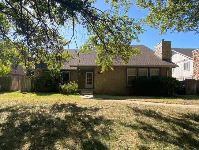 Primary Photo - 3 bedroom duplex in Derby