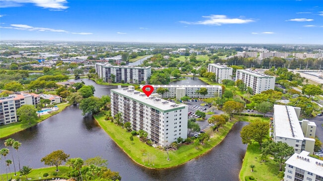 Building Photo - 2232 N Cypress Bend Dr