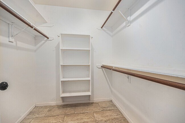 Building Photo - 14335 Fair Knoll Way