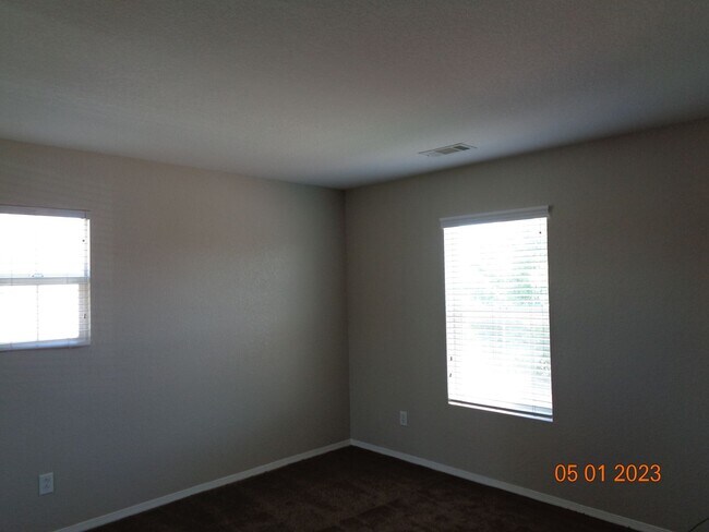 Building Photo - 2739 Garnet Ln