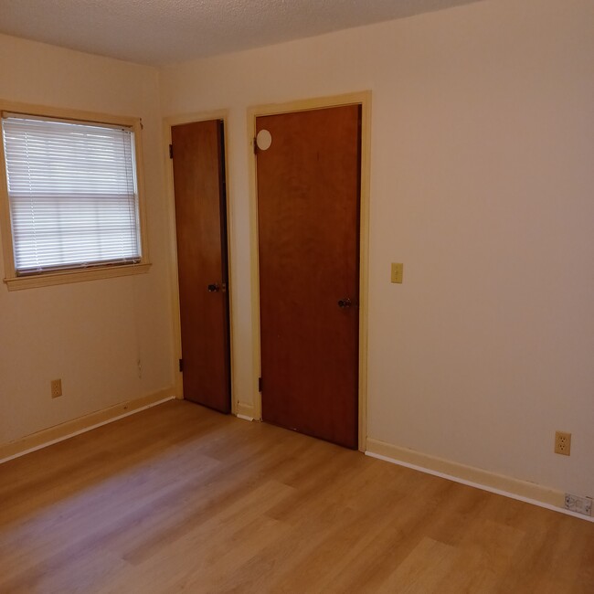 2nd bedroom - 516 W Cedar St