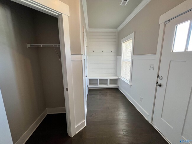 Building Photo - 440 Tillane Pk Cir