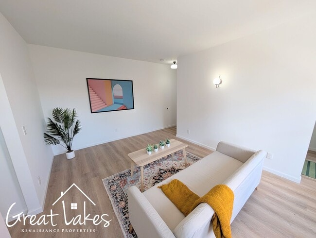 Building Photo - Cozy Studio 1 Bathroom now available for rent