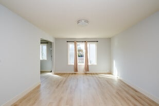 Building Photo - 185 Sickles Ave