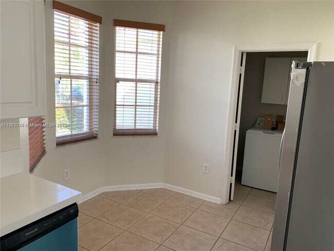 Building Photo - 2614 SW 188th Ave