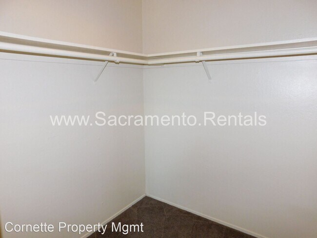 Building Photo - 4548 Ashcroft Ave