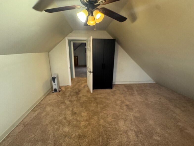 Building Photo - 1424 Saint Georges Ave