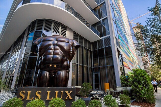 Building Photo - 801 S Miami Ave