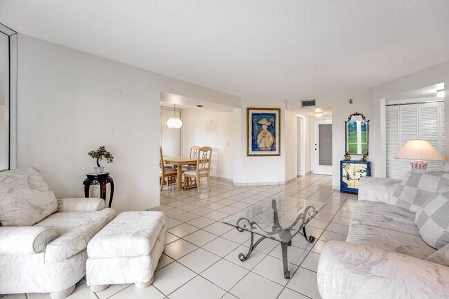 Building Photo - 3951 Via Poinciana