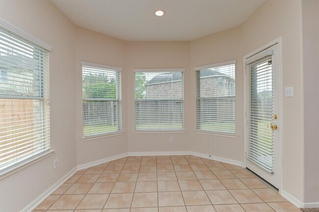 Building Photo - 211 Elana Ln