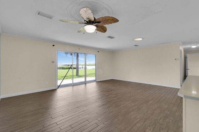 Building Photo - 203 Parkwood Ln