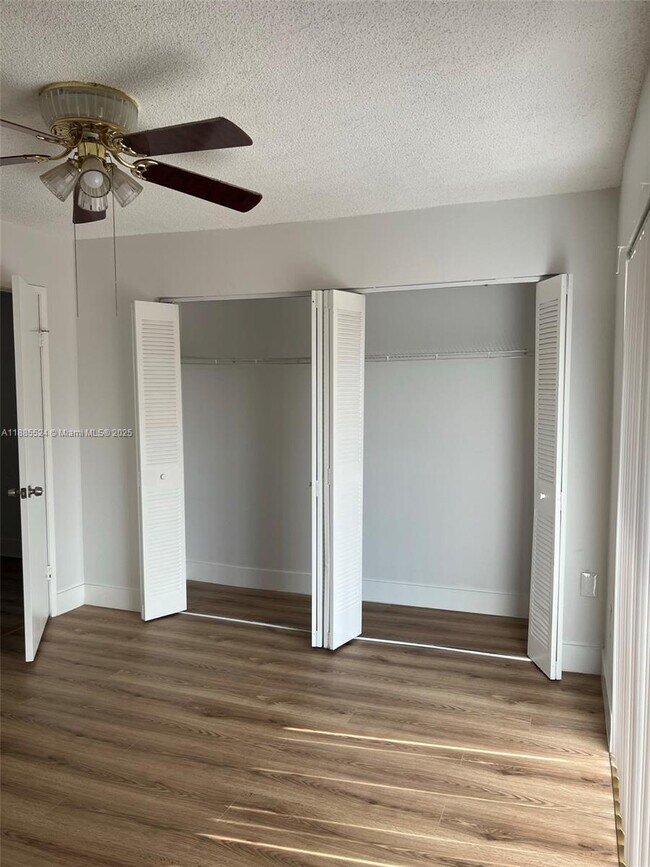 Building Photo - 2186 W 60th St