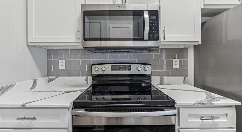 2BD, 2BA - 1170SF - Kitchen - The Link at Plano