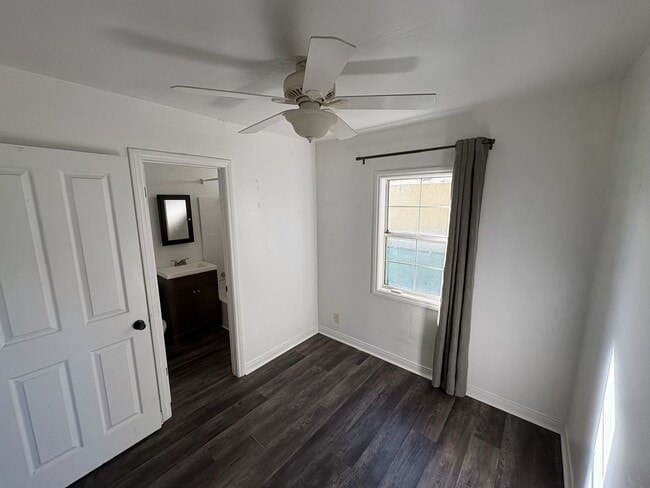 Building Photo - Clean, 2-bedroom, 1-bath rental located off Ventura Ave