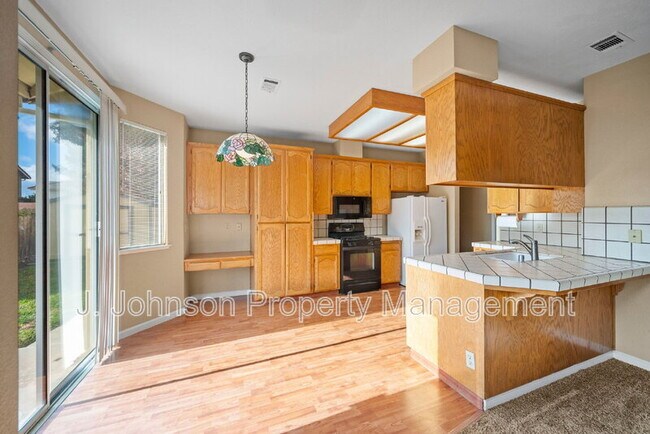 Building Photo - 516 Carrigane Way