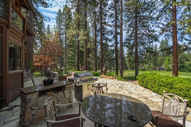 Building Photo - Golf Course Property Located on the 13Th Green
