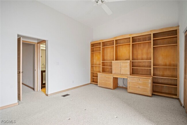 Building Photo - 894 Buttonwood Dr