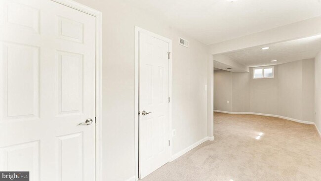 Building Photo - 12168 Springwoods Dr