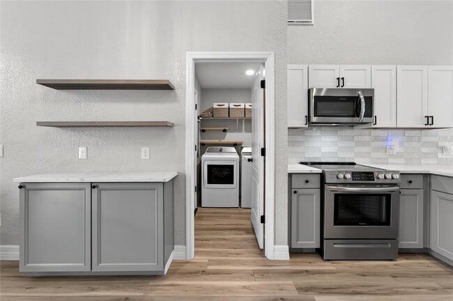 Building Photo - 523 Napa Valley Cir