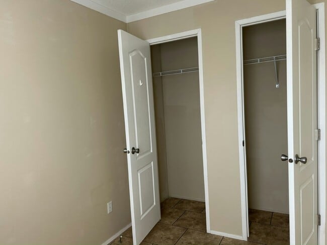 Building Photo - 6941 MacDonald Ct