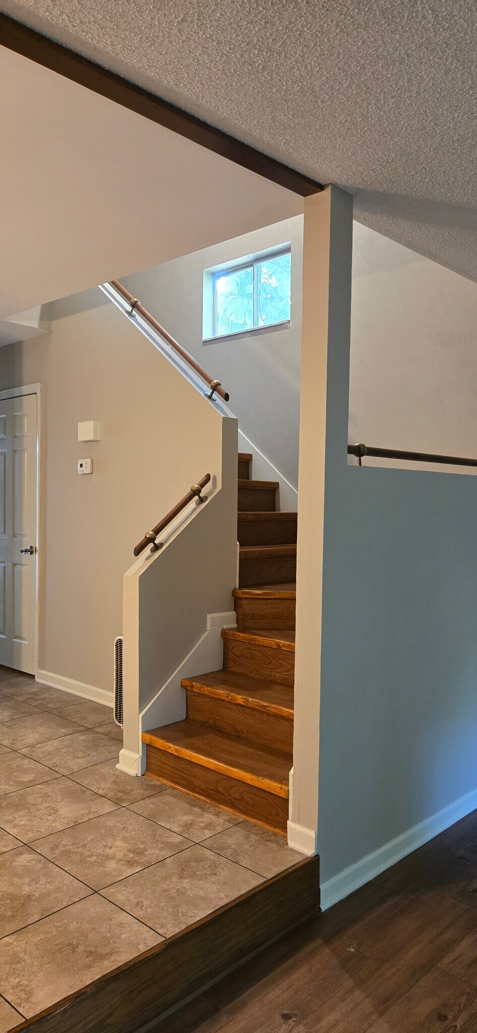 Building Photo - 2025A Stoneycreek Dr