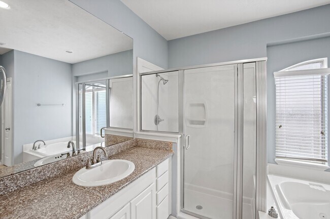 Building Photo - 1606 Sunderland Dr