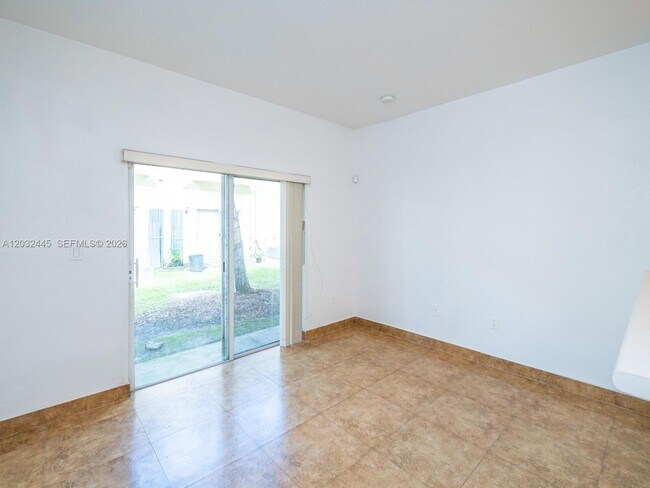 Building Photo - 1663 SE 27th Dr