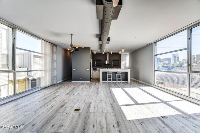 Building Photo - 777 W Roosevelt St