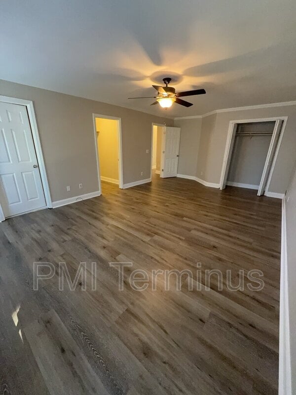 Building Photo - 4756 Forest Glen Ct NE