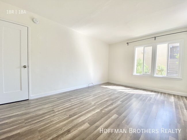 Building Photo - 522 Heliotrope Dr