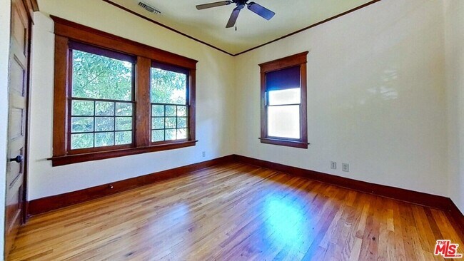 Building Photo - 216 Mt Washington Dr