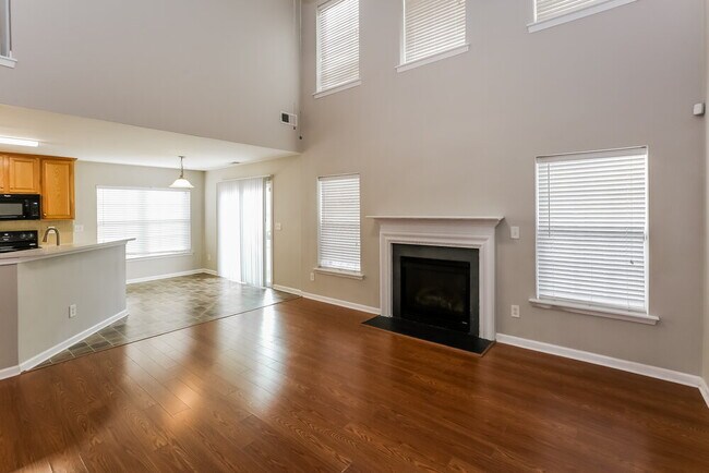 Building Photo - 926 Marthas View Dr NW