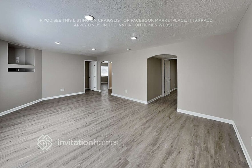 Building Photo - 4581 W Mina Deoro Dr