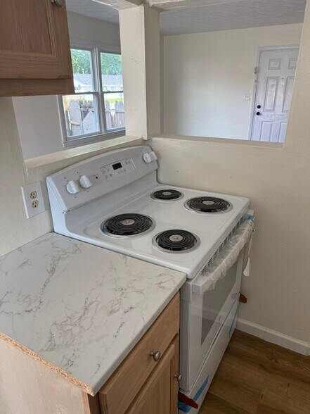 Kithchen - 1281 E 26th Ave