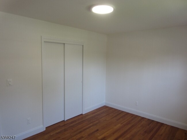 Building Photo - 423 Leonhardt Dr