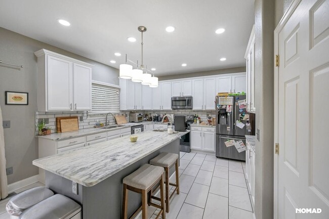 Building Photo - 1321 S Lansing Ct