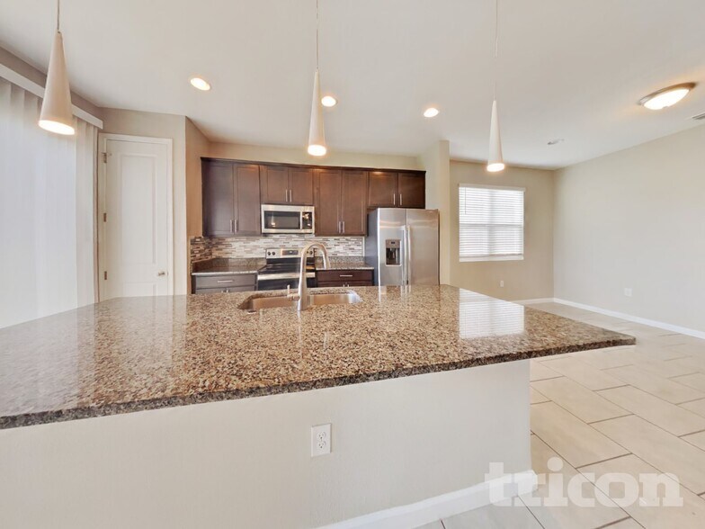 Building Photo - 311 Irving Bend Dr