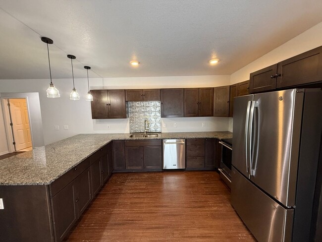 Building Photo - 3 Bedroom Home