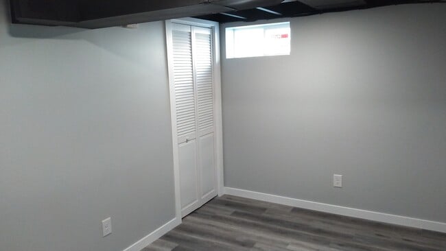 Building Photo - 814 E 14th St