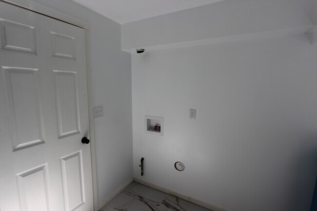 Building Photo - 103 Atwood Ave