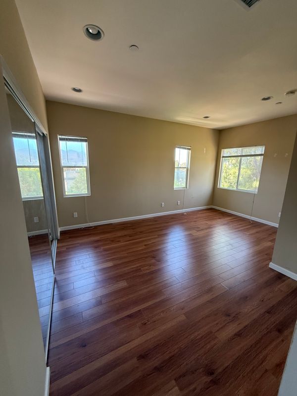 Building Photo - 1769 Los Feliz Dr