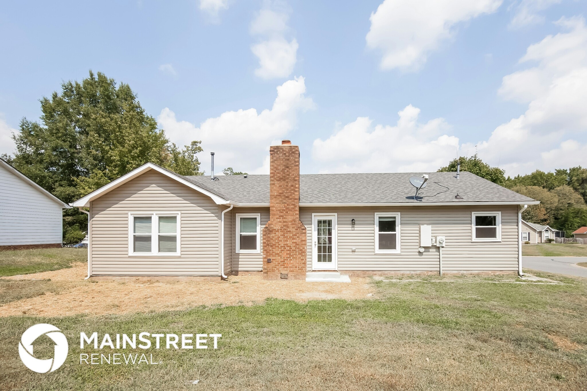 Building Photo - 2030 Hedgelawn Dr