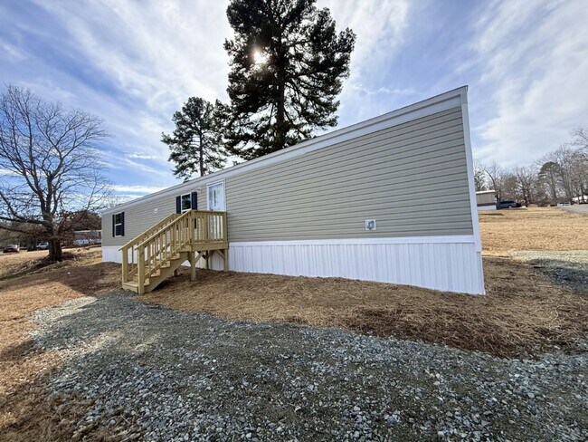 Building Photo - 751 Kernodle Ln