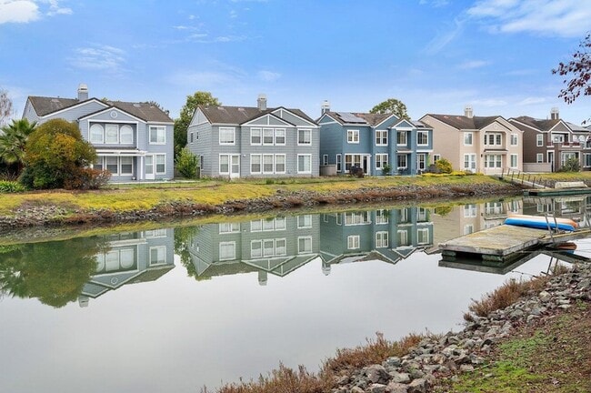 Building Photo - 142 Monaco Dr