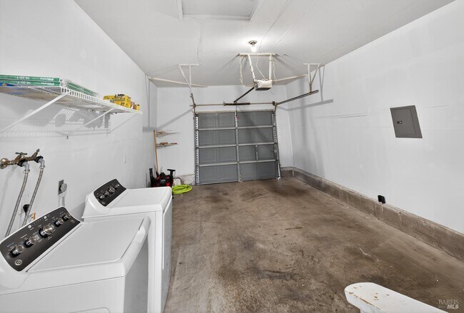 Building Photo - 663 Spring Ln