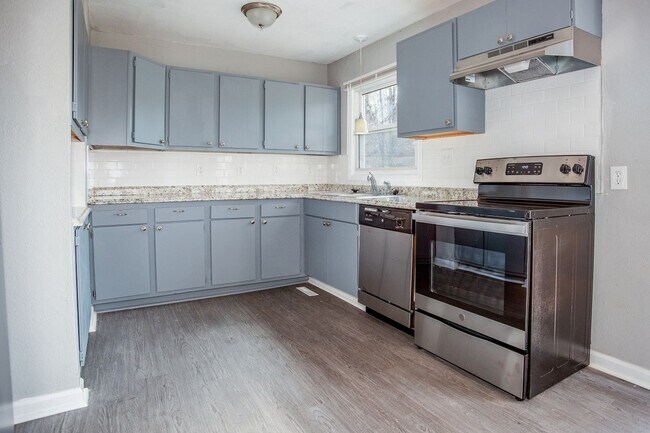 Building Photo - Beautiful Home in Kansas City!