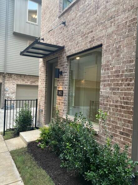 Front Door - 1802 Deacon Hl Ct