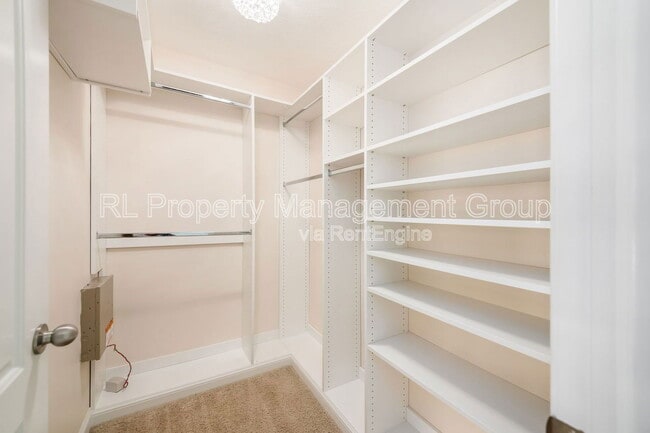 Building Photo - 5964 Woodshire Dr